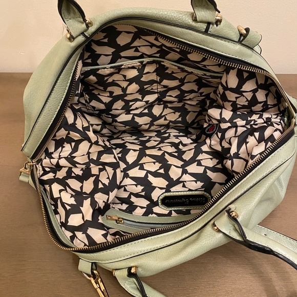 Certified vegan faux leather handbag - Picture 6 of 6